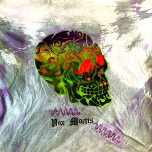 Hand painted T-shirt size xl. Skull by Vox Mortis..”the sound of death.”